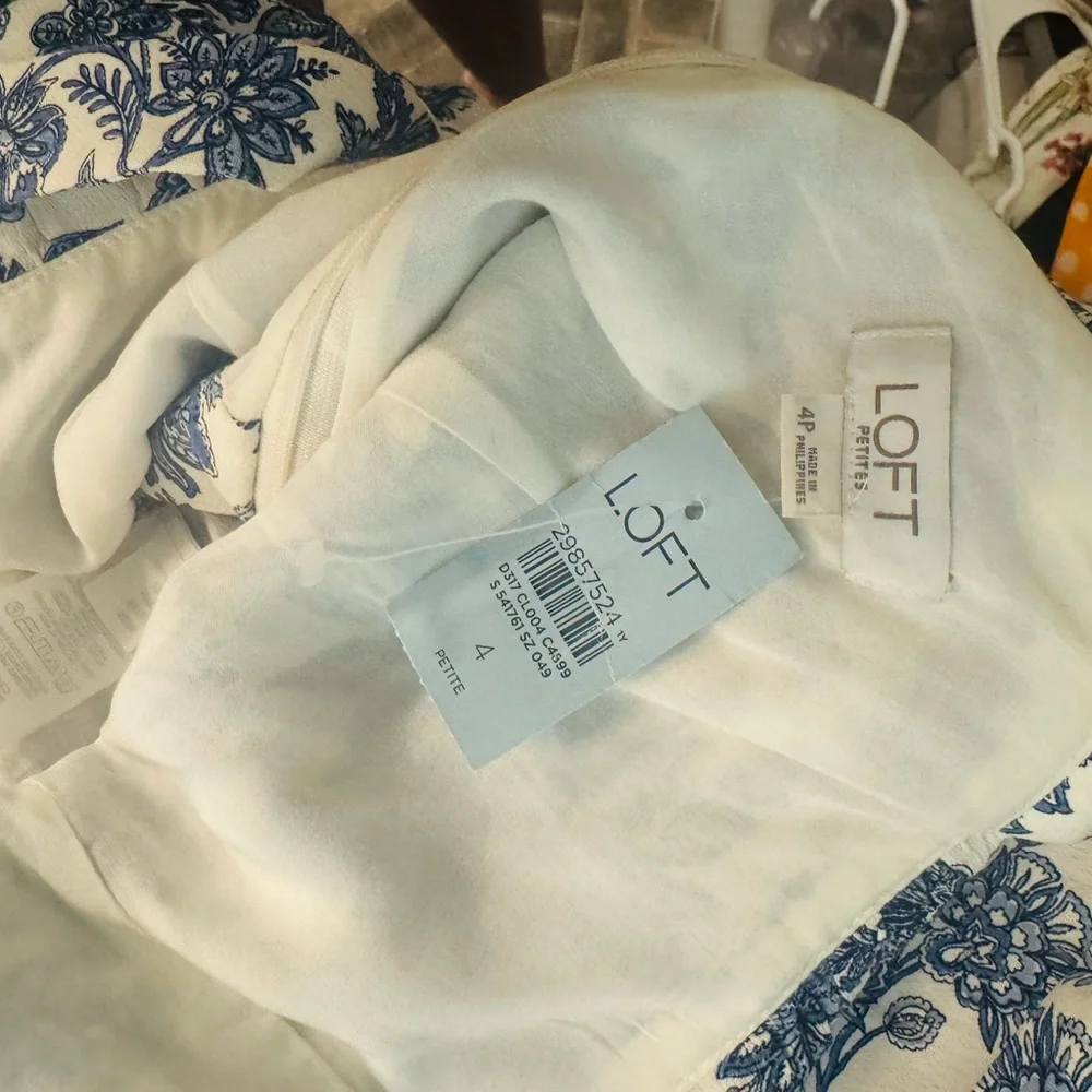 NWT- Loft Trellis blue and white floral jumpsuit. - Picture 5 of 6